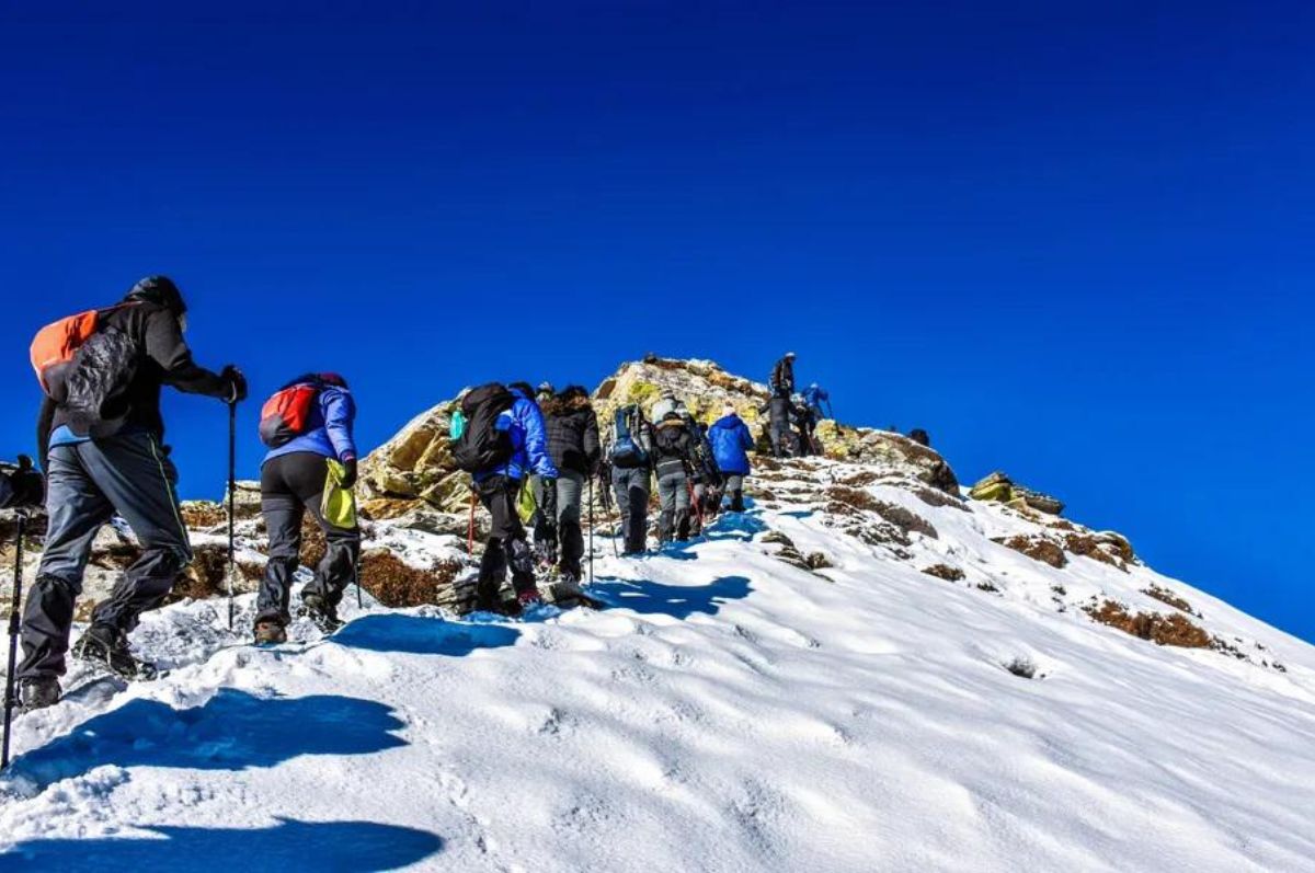 How to Reach Kedarkantha trek from Delhi