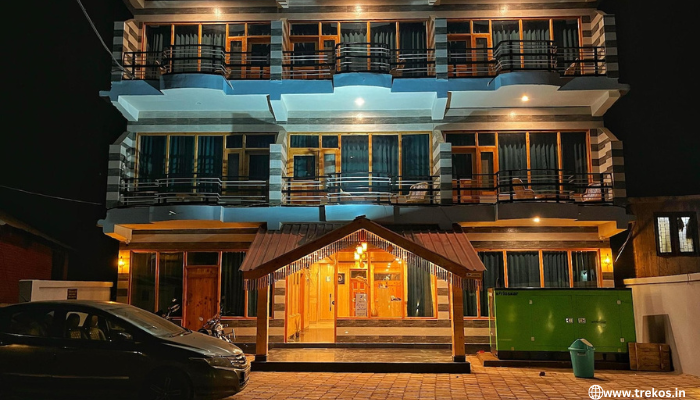 best 5 hotels near pin parvati pass trek