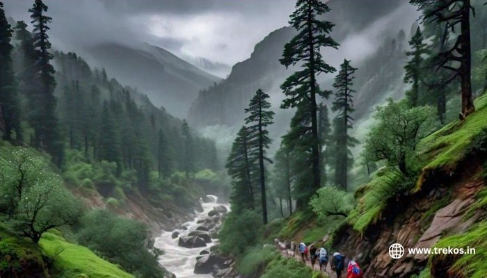 best time to do for pin parvati pass trek