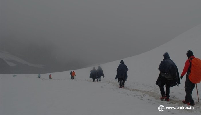 best time to do for pin parvati pass trek