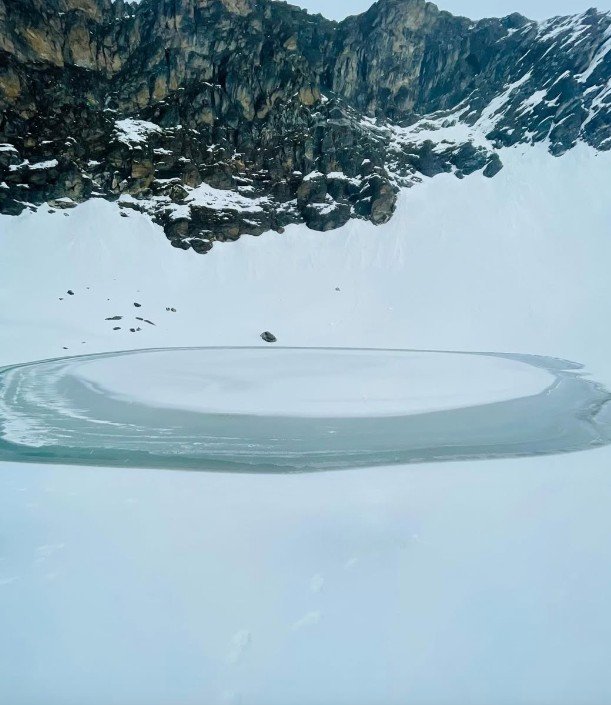 roopkund lake in winter